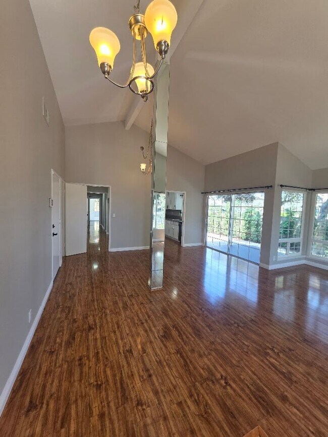 Building Photo - 12947 Arabella Pl