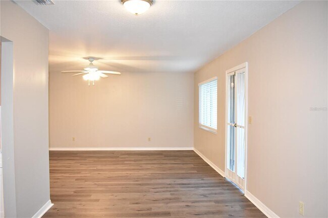 Building Photo - 1906 Canterbury Ln