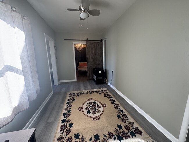 Building Photo - 634 4th Ave N