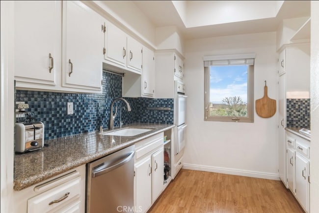 Building Photo - 29600 Island View Dr