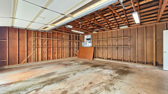 Building Photo - Waipio Gentry - beautifully renovated 3 be...