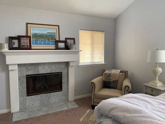 Building Photo - 2224 Ruhland Ave