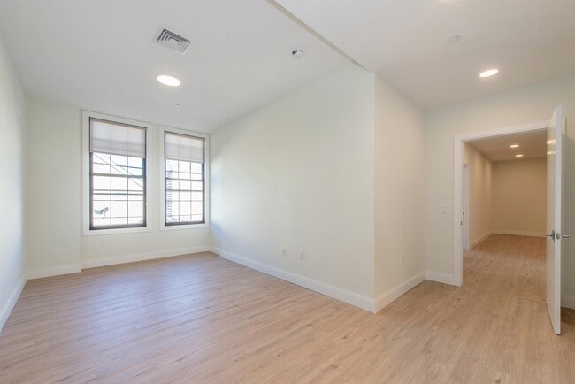 Building Photo - 3510 Bergenline Ave