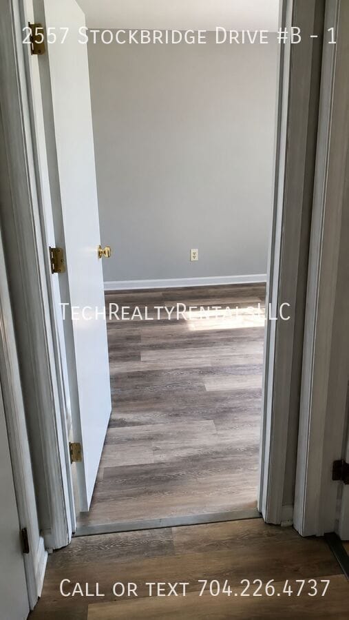 Building Photo - 2557 Stockbridge Dr