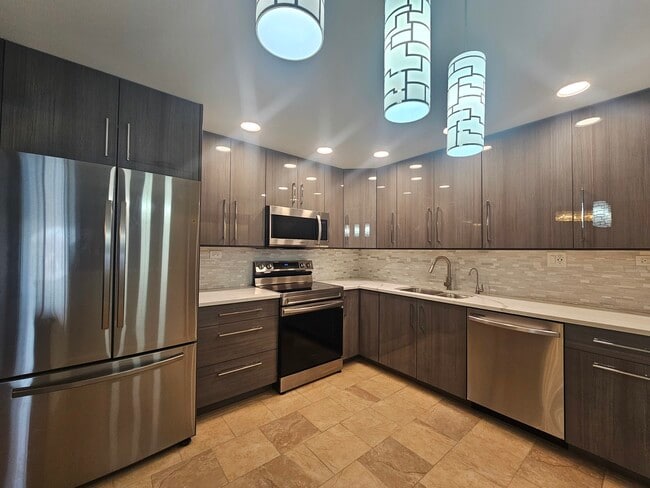 Building Photo - 475 Plum Creek Dr