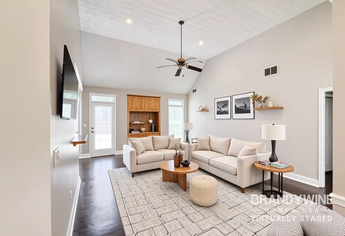 Building Photo - 155 Jennifer Ln