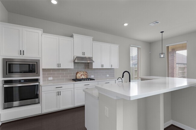 Building Photo - 6026 Lake Bridge Ln