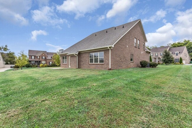 Building Photo - 4BR/3.5BA All-Brick Home Near Top Williams...