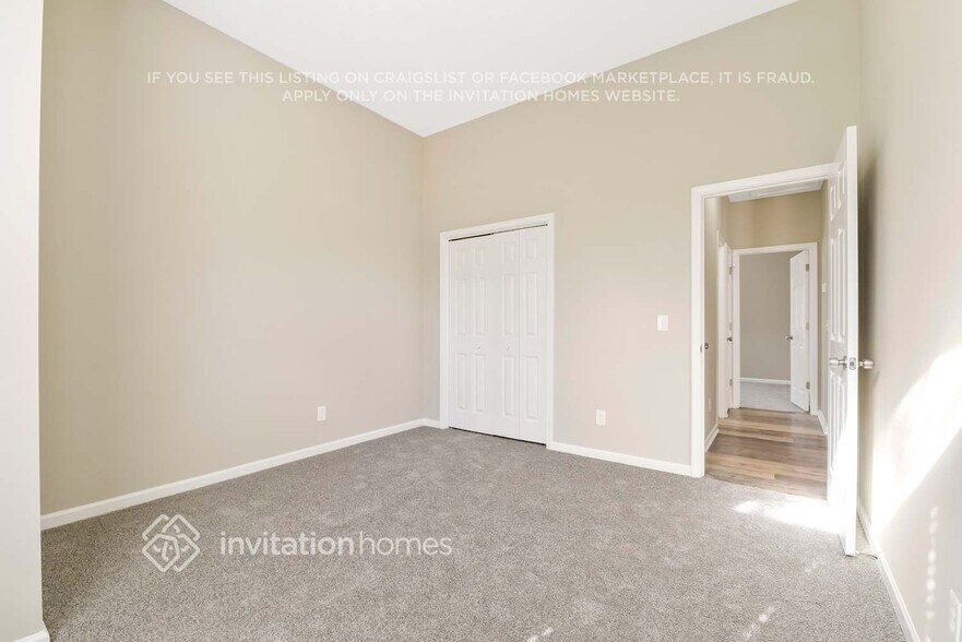 Building Photo - 7030 Daerwood Pl