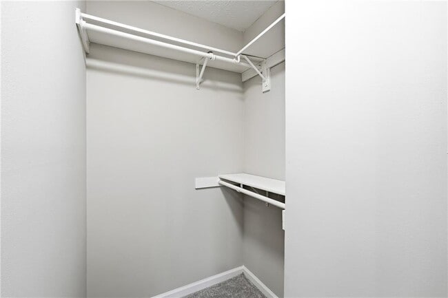 Building Photo - 5651 Wells Cir