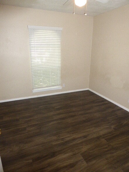 Building Photo - 6629 Kitty Dr