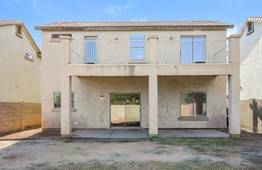 Building Photo - 5622 S 11th Pl