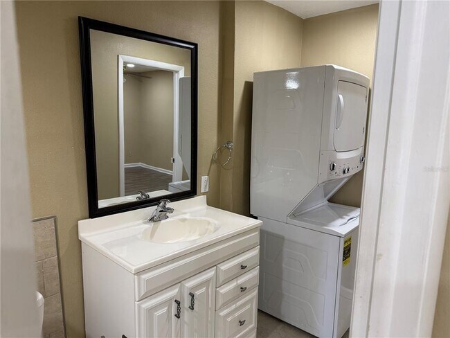 Building Photo - 129 Springwood Cir