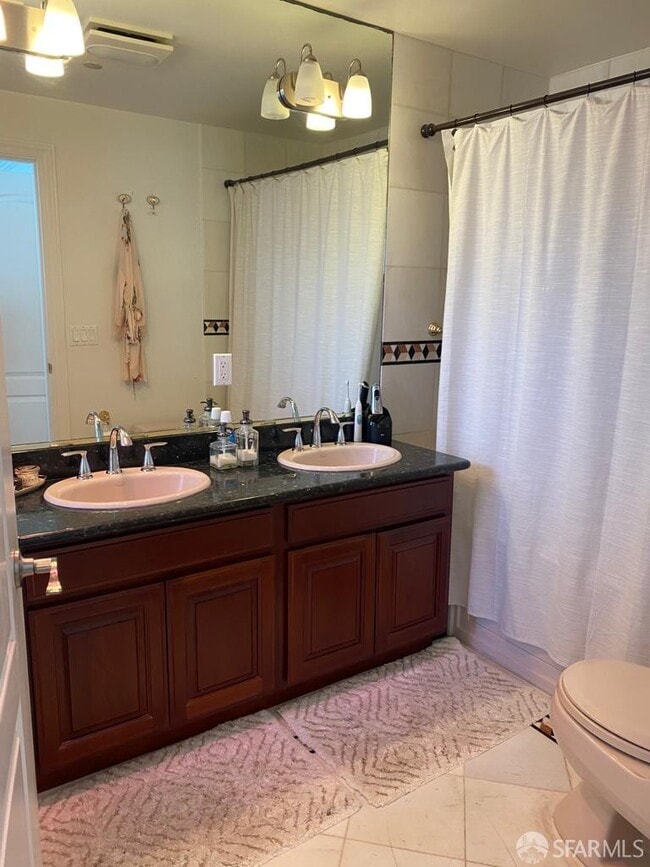 Building Photo - 499 33rd Ave