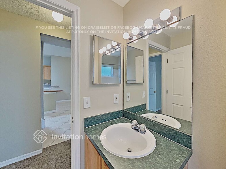 Building Photo - 10315 Tecoma Dr