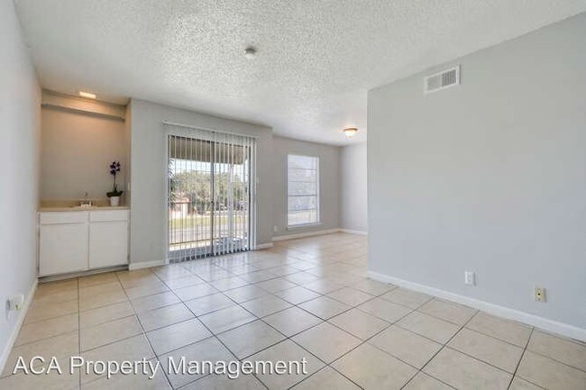 Building Photo - 8033 Gessner Dr