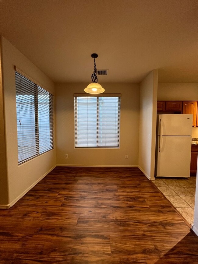 Building Photo - MOVE IN SPECIAL ~ 4 Bedroom in Stoneridge,...