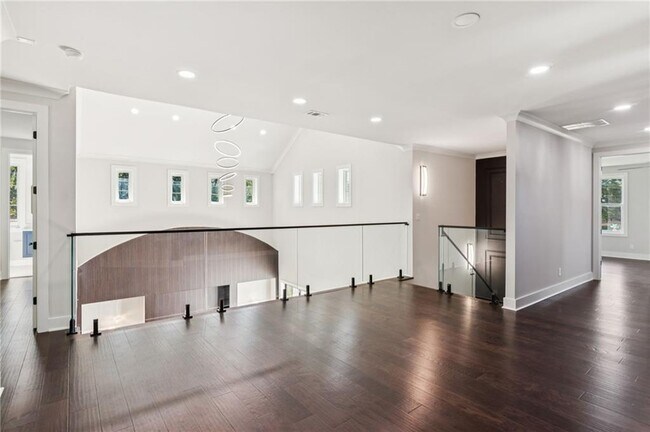 Building Photo - 115 Thome Dr