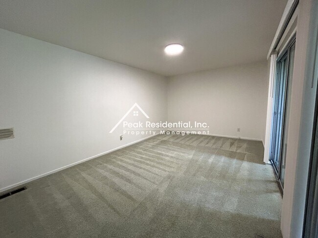 Building Photo - Charming 3 bedroom 2 bathroom House!