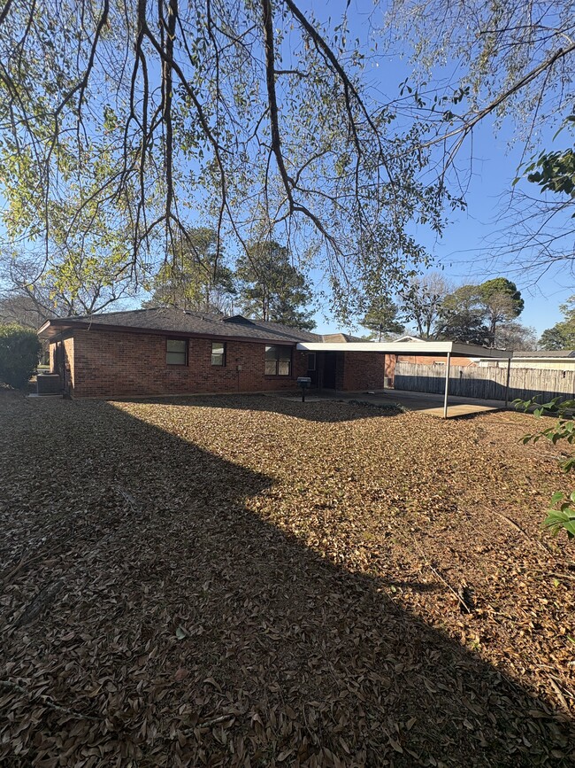 Building Photo - 439 E Rutgers Loop