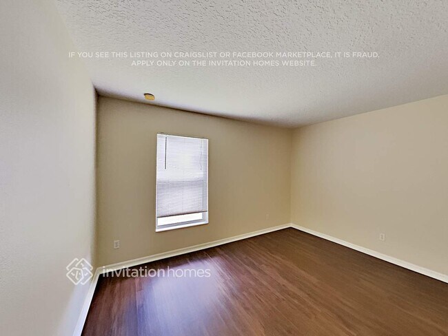 Building Photo - 3321 SW Savona Blvd