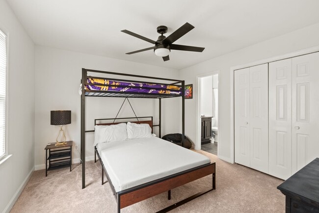 Building Photo - Newly Remodeled Townhome in Fourth Ward – ...