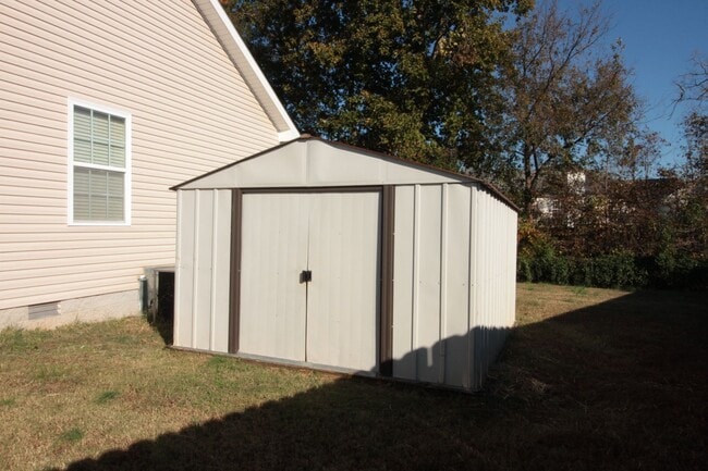 Building Photo - 1515 Reasons Drive