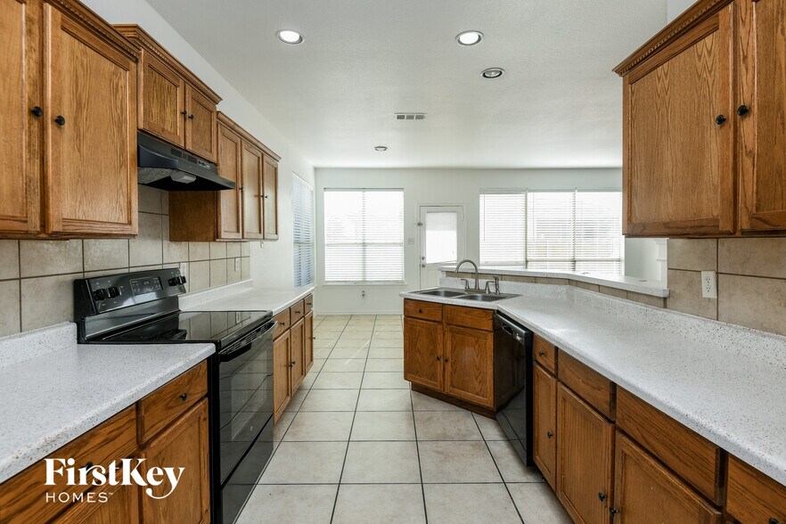 Building Photo - 1101 Sunderland Ln