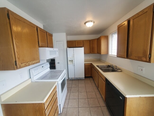 Building Photo - 4735 Wedgecliffe Dr