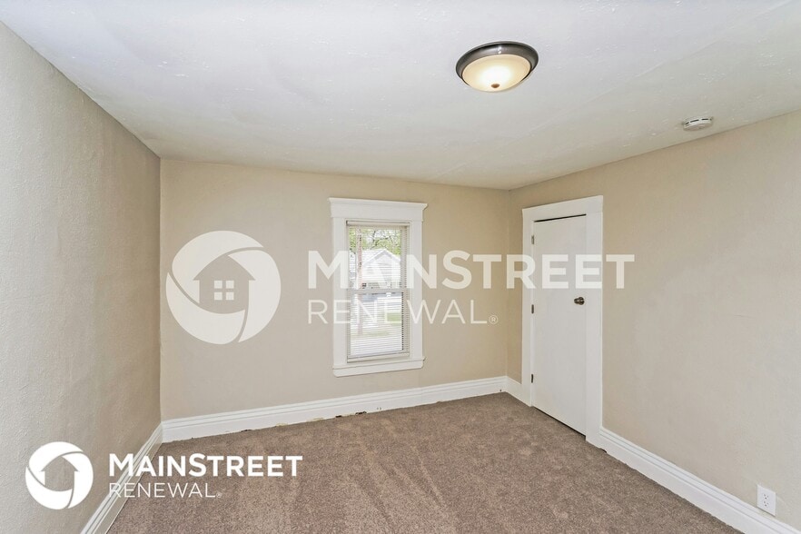 Building Photo - 3630 River Park Dr