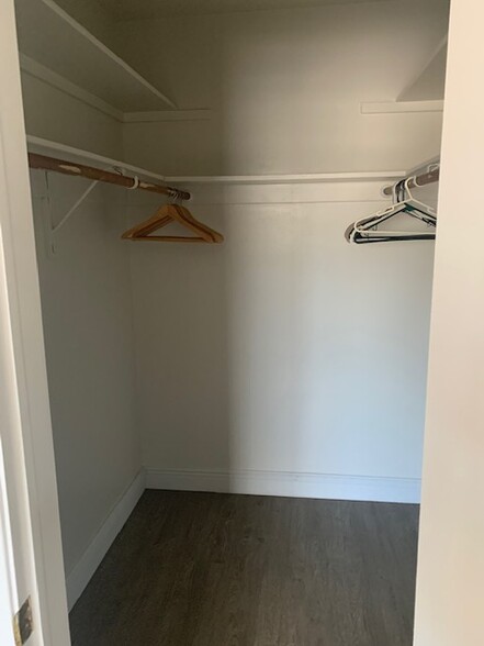 Walk-in closet - 2624 NE 32nd St