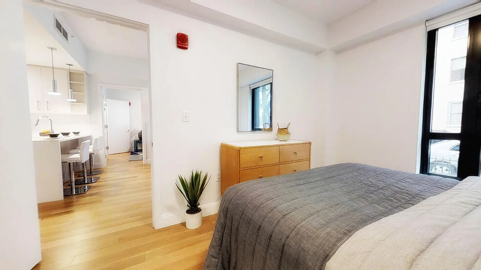 Building Photo - 540 W 114th St
