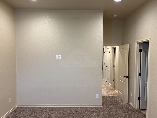 Building Photo - 5910 Cordillera Dr