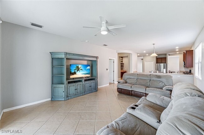 Building Photo - 12154 Country Day Cir