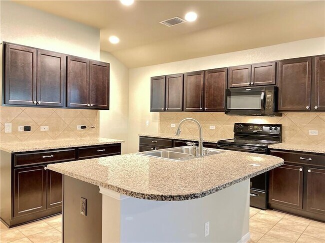 Building Photo - 115 Leona River Trl