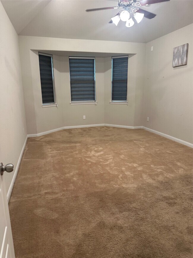 Building Photo - 1617 Darwin Cedar Dr