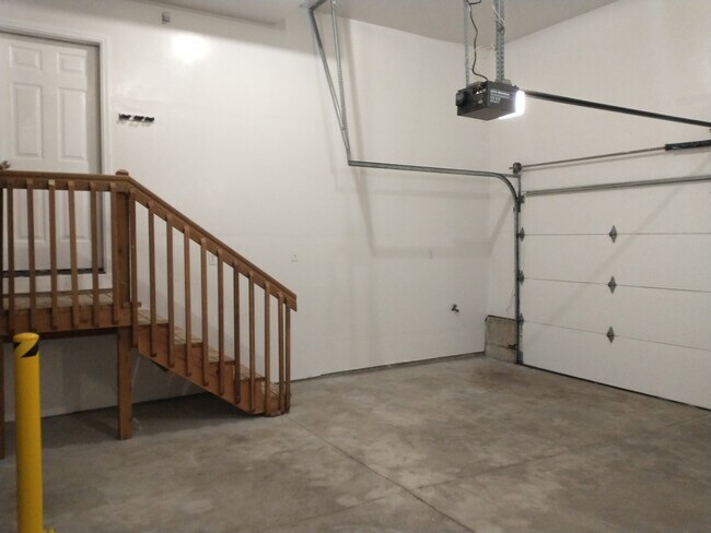 Building Photo - 3809 SE 9th Ave