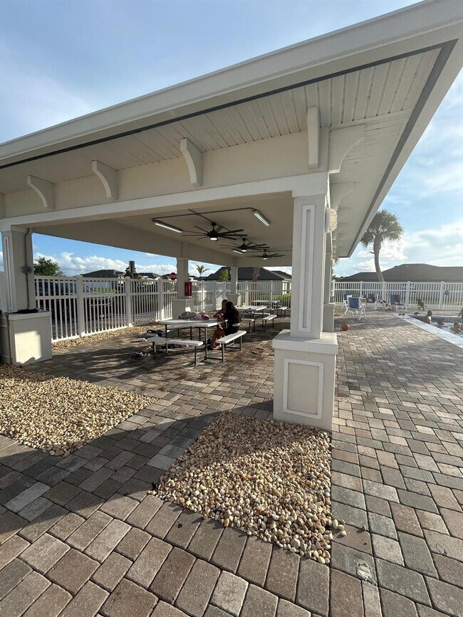 Building Photo - 5335 Entertainment Way