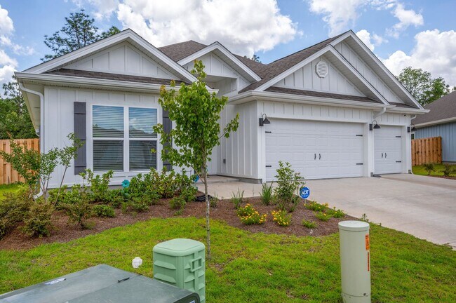 Building Photo - Stunning 4 Bedroom, 3 Bath Home in Shoal R...
