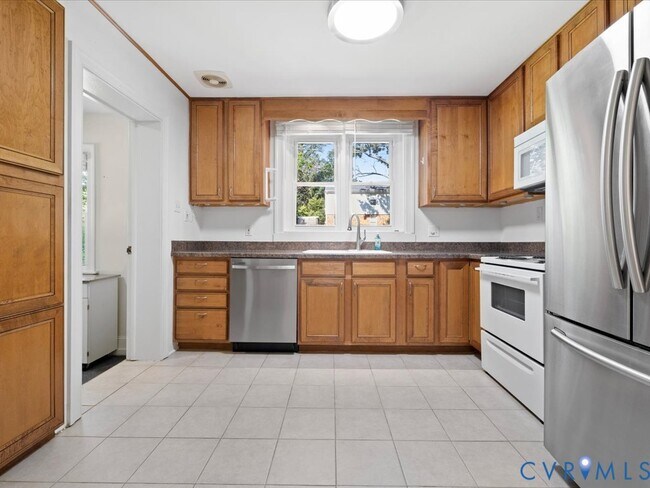 Building Photo - 8913 Michaux Ln