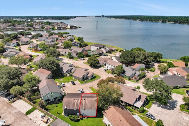 Building Photo - 36 April Point Dr N