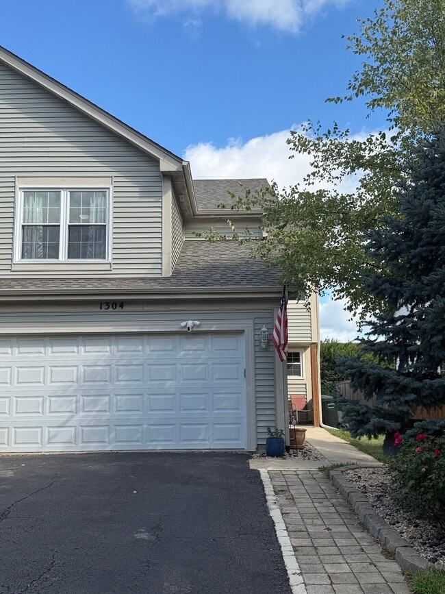 Primary Photo - 1304 Derby Ln