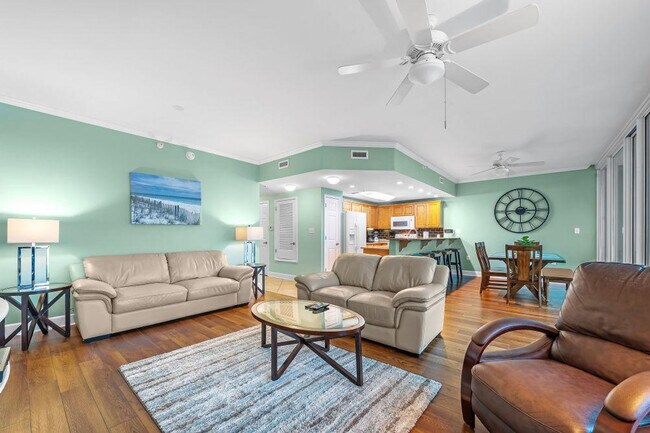 Building Photo - 1524 W Beach Blvd