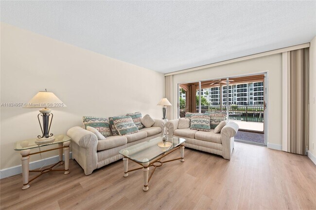 Building Photo - 2871 N Ocean Blvd