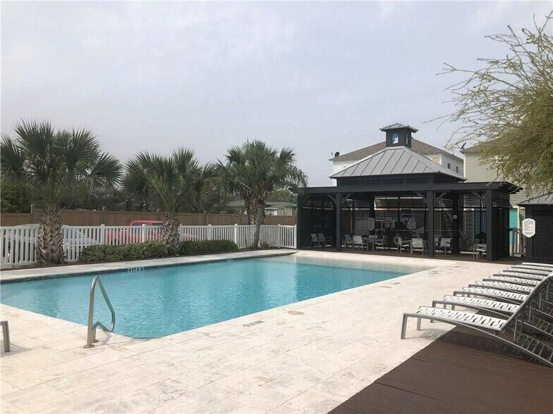 Building Photo - 204 Sailhouse Way