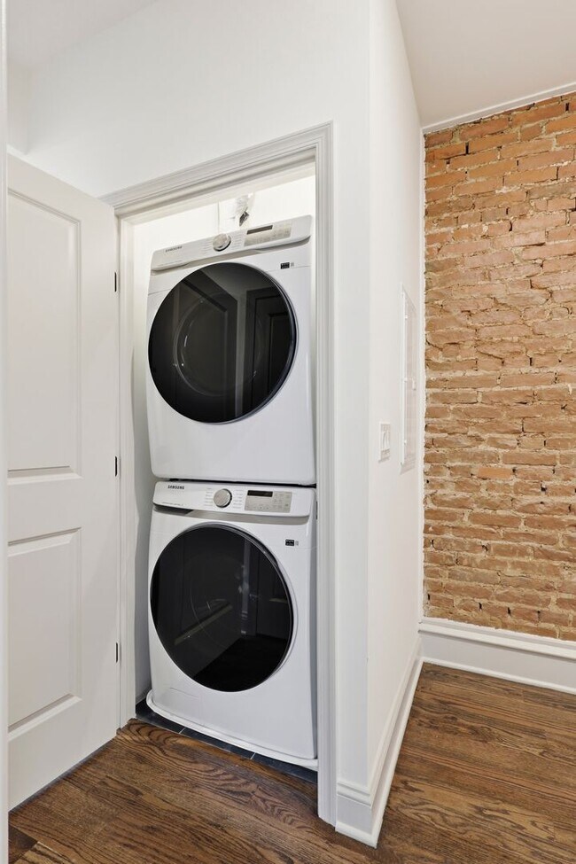 Building Photo - 4695 N 16th St