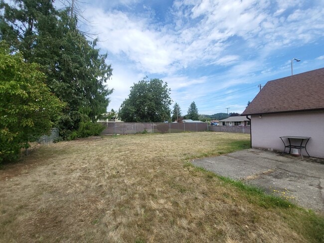 Building Photo - 2 Bedroom 1 Bath in Centralia