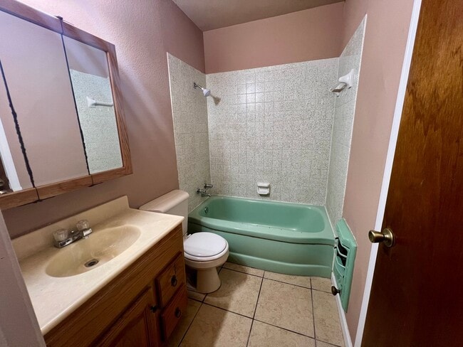 Building Photo - Cozy 3 Bedroom, 1 Bathroom Home for Rent!