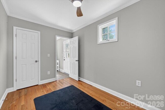 Building Photo - 3920 Haven Dr