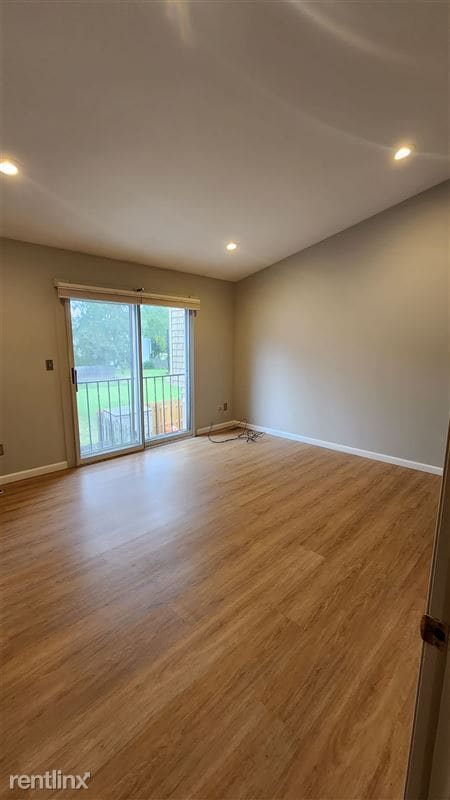 Building Photo - 3613 Burbank Dr